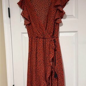 Ladies Medium Rust Colored, High-Low Leopard Print Ruffle Dress 👗